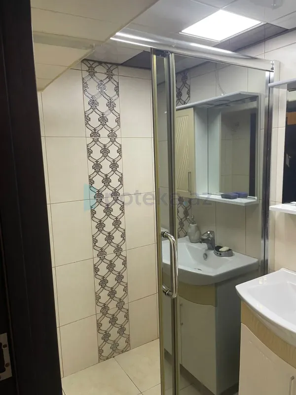 Satılır 3 otaqlı köhnə tikili 78 m²