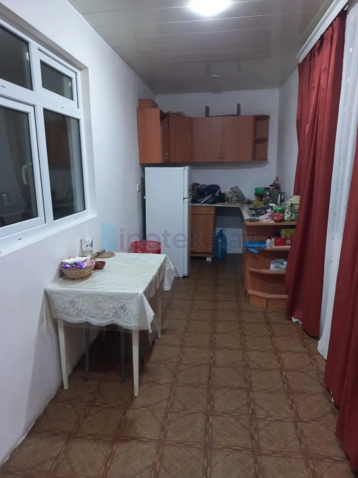 Satılır 6 otaqlı həyət evi
