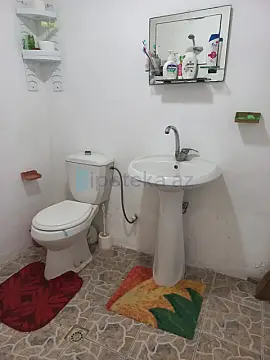 Satılır 6 otaqlı həyət evi