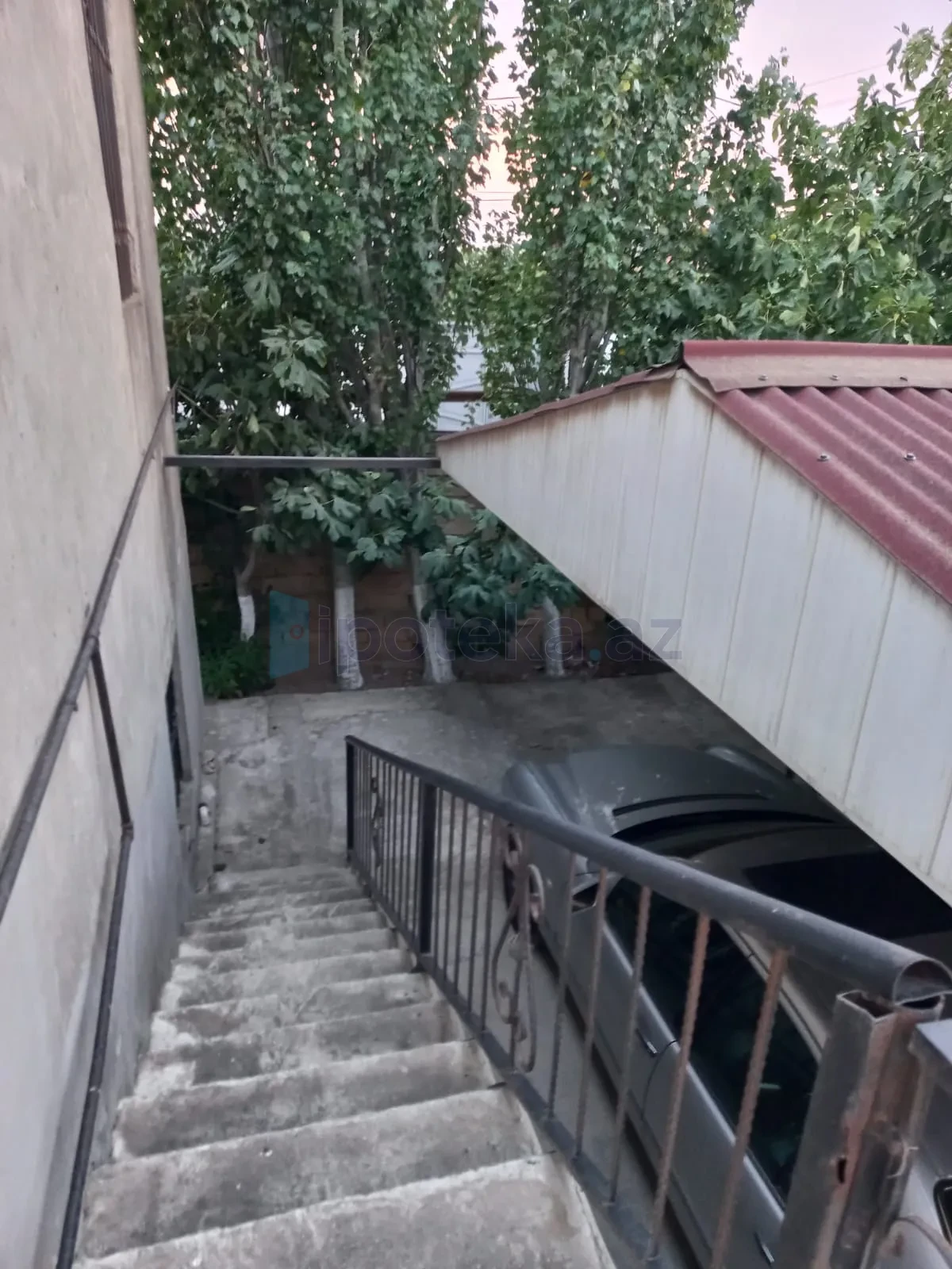 Satılır 6 otaqlı həyət evi