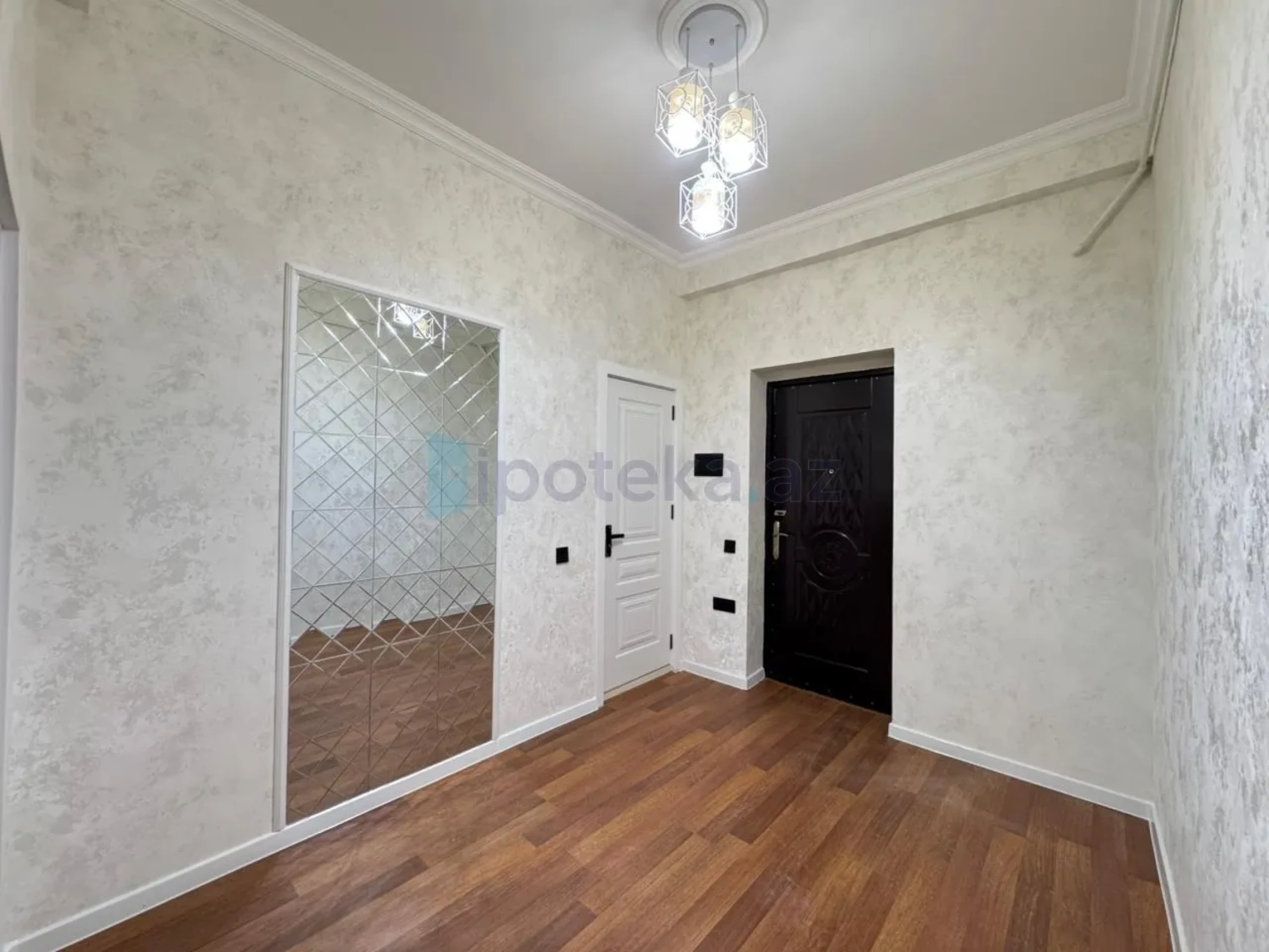 Satılır 3 otaqlı yeni tikili 90 m²