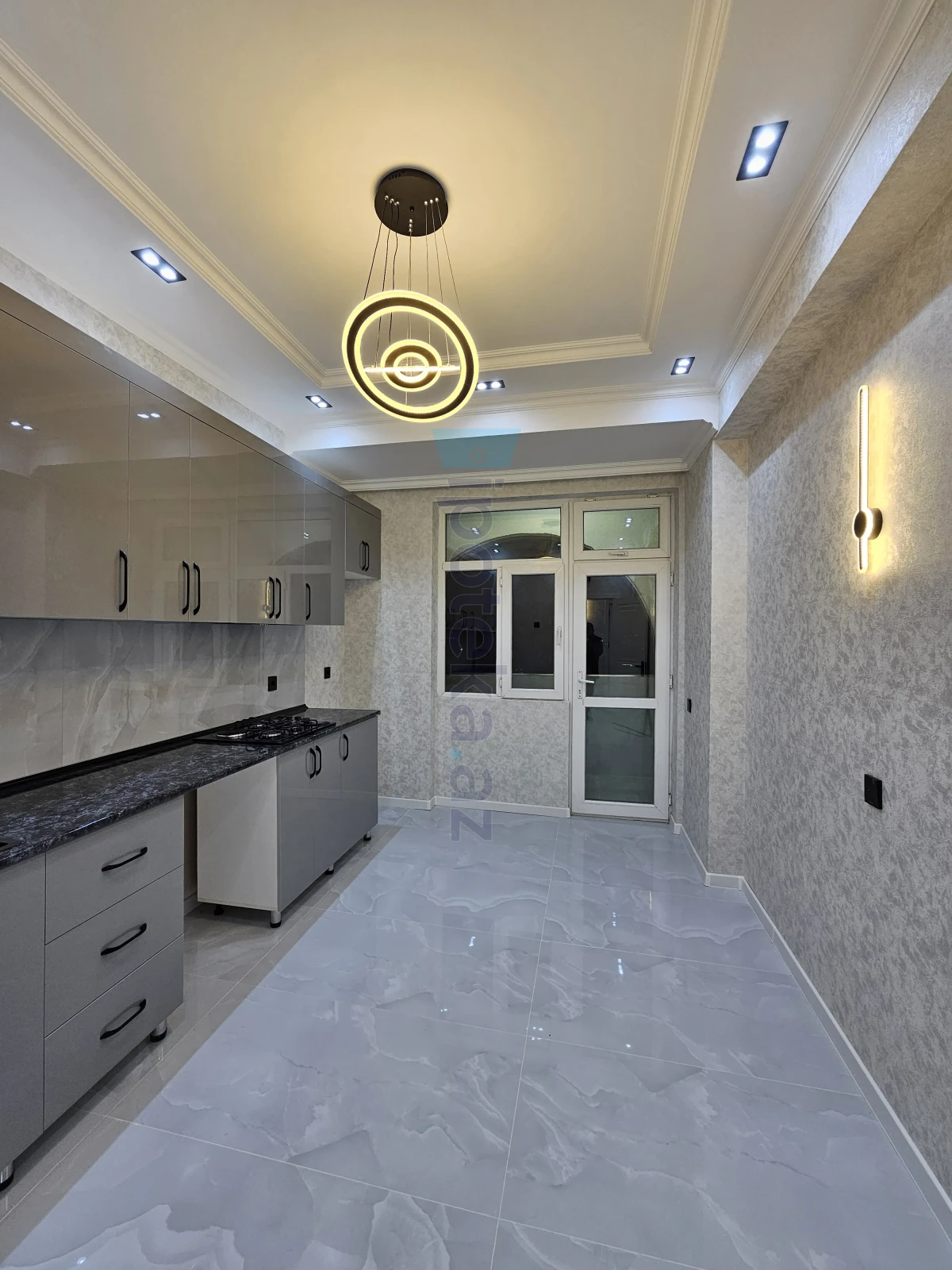 Satılır 3 otaqlı yeni tikili 90 m²