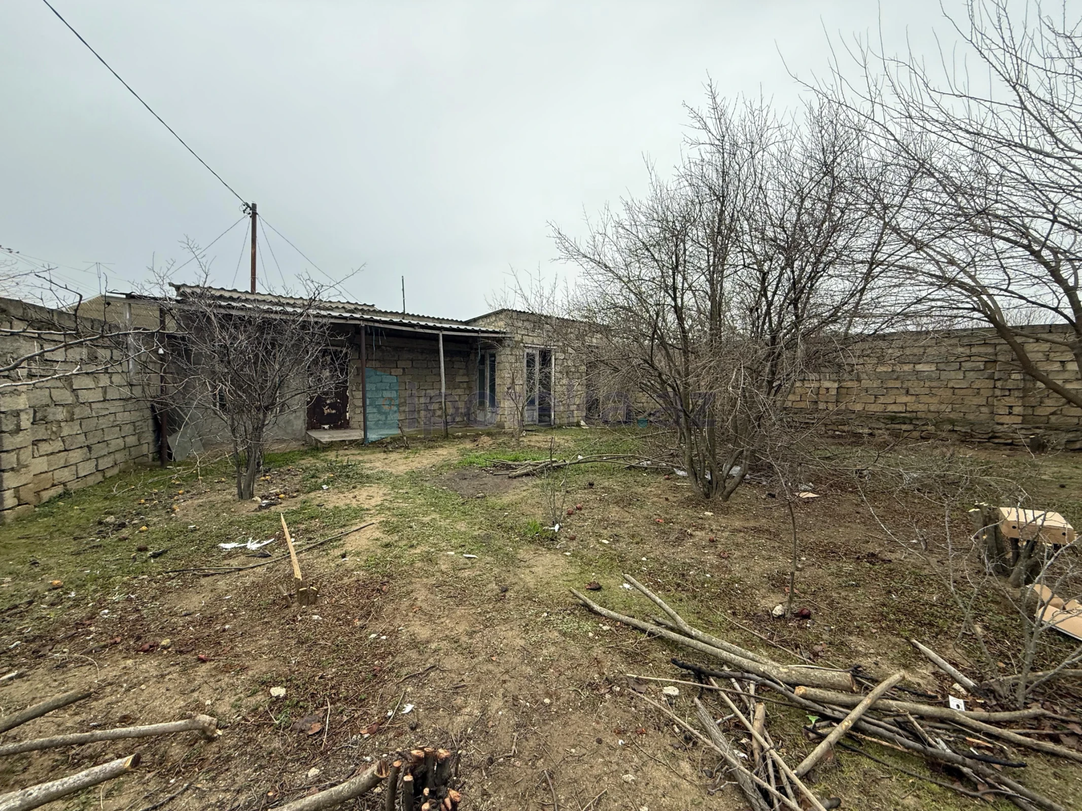 Satılır 1 otaqlı həyət evi 30 m²