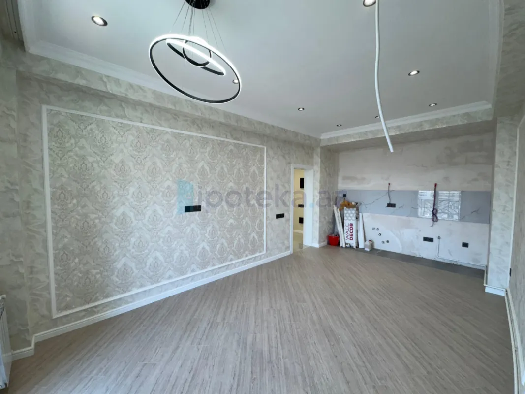 Satılır 3 otaqlı yeni tikili 82 m²