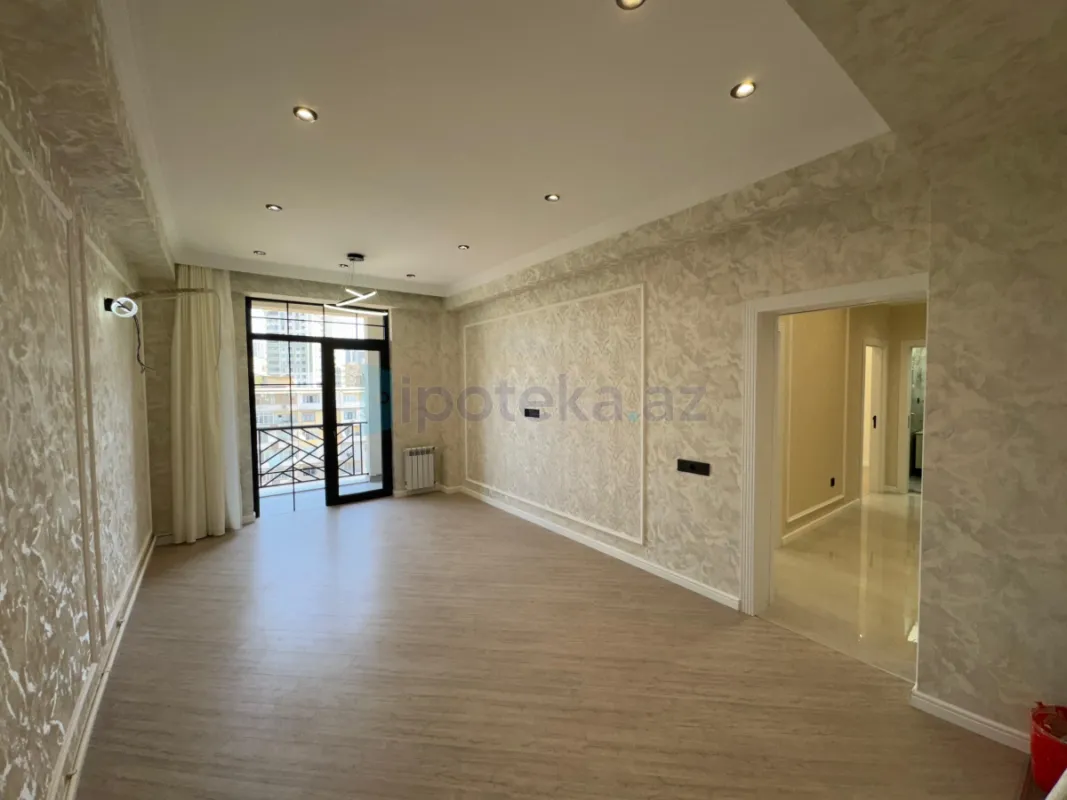 Satılır 3 otaqlı yeni tikili 82 m²