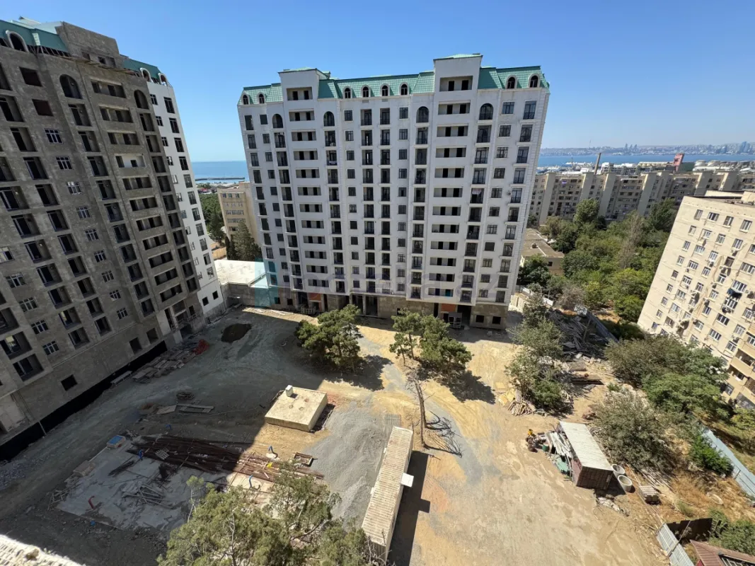 Satılır 3 otaqlı yeni tikili 82 m²