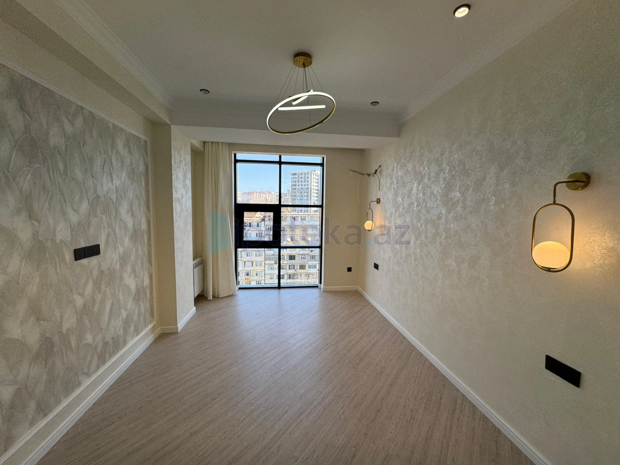 Satılır 3 otaqlı yeni tikili 82 m²