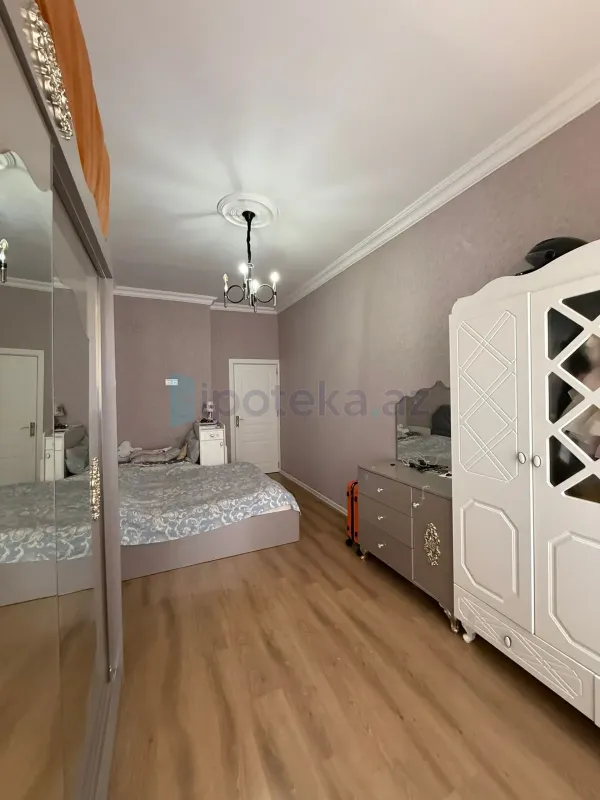 Satılır 2 otaqlı yeni tikili 72 m²