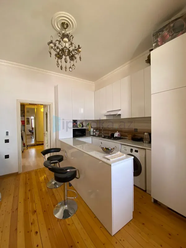 Satılır 2 otaqlı yeni tikili 68 m²