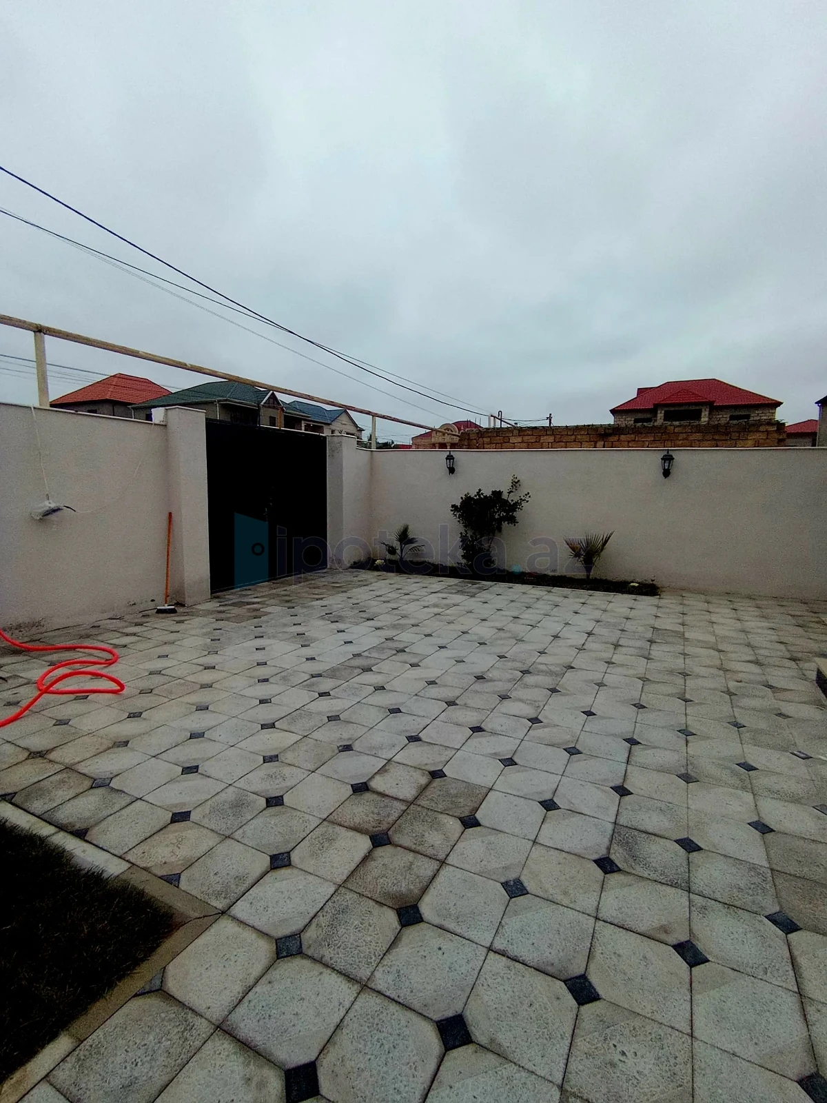 Satılır 4 otaqlı həyət evi 120 m²