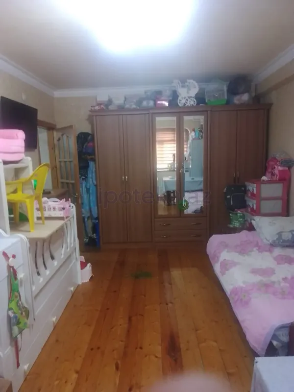 Satılır 4 otaqlı köhnə tikili 80 m²