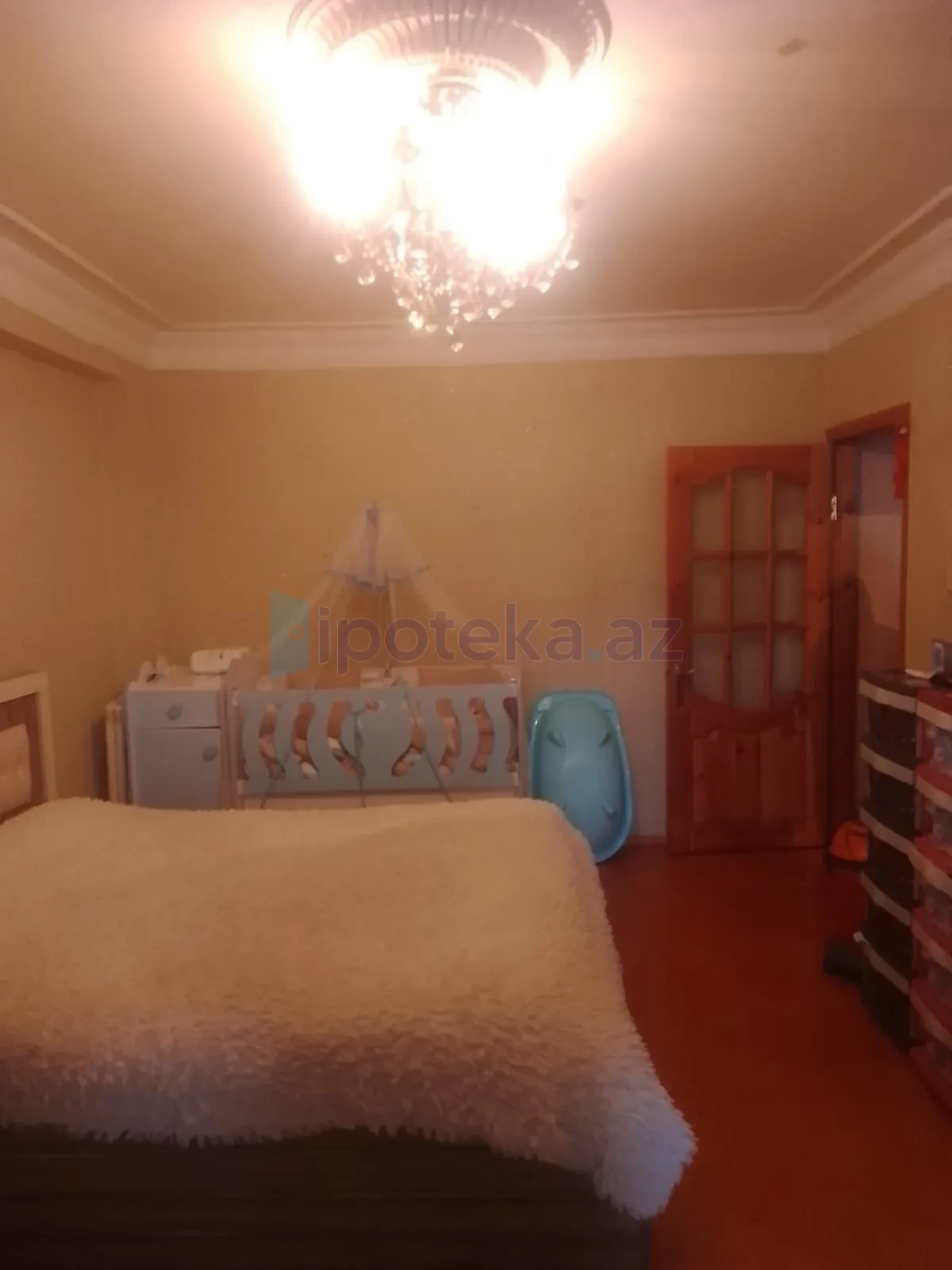 Satılır 4 otaqlı köhnə tikili 80 m²