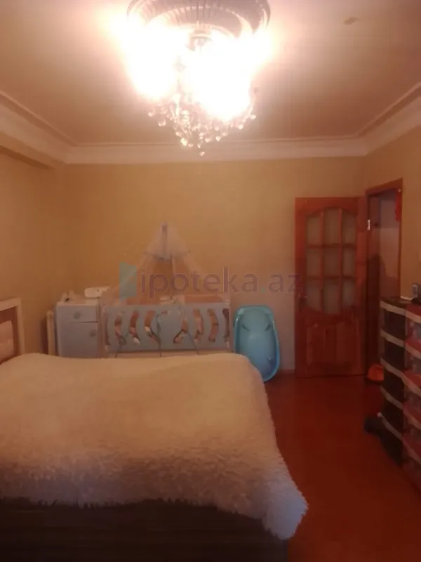Satılır 4 otaqlı köhnə tikili 80 m²