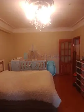 Satılır 4 otaqlı köhnə tikili 80 m²