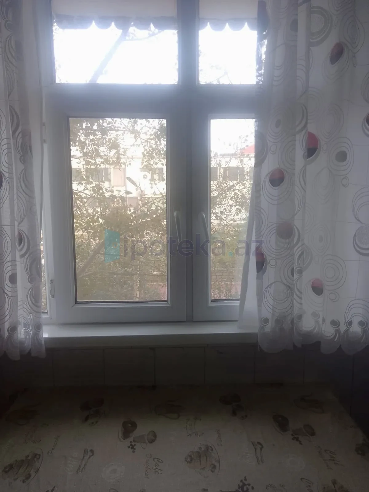 Satılır 4 otaqlı köhnə tikili 80 m²