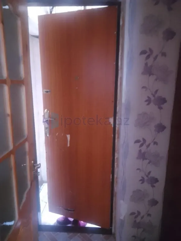 Satılır 4 otaqlı köhnə tikili 80 m²