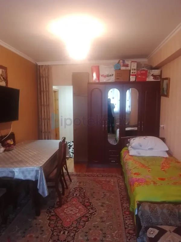 Satılır 4 otaqlı köhnə tikili 80 m²