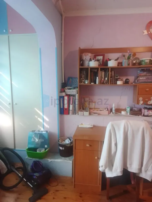 Satılır 4 otaqlı köhnə tikili 80 m²