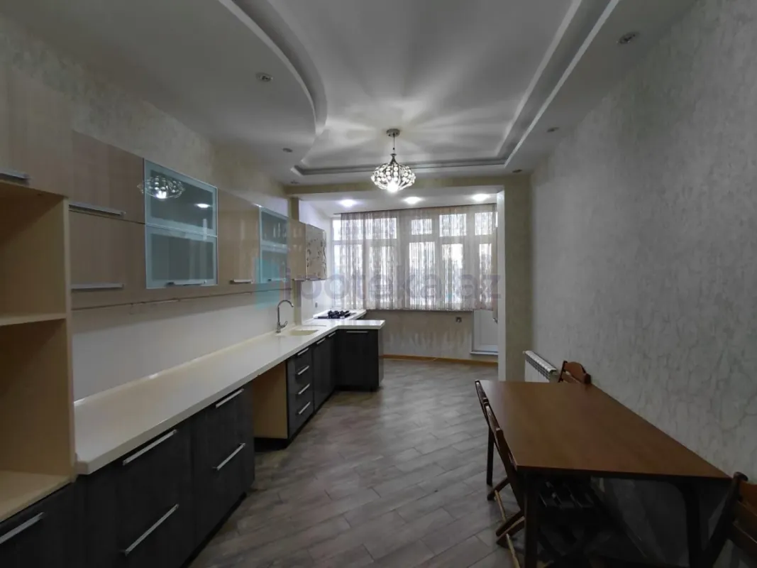 Satılır 4 otaqlı yeni tikili 127 m²