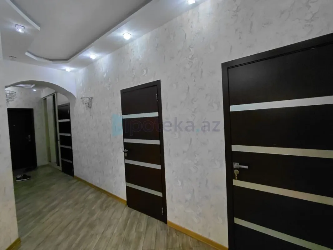 Satılır 4 otaqlı yeni tikili 127 m²