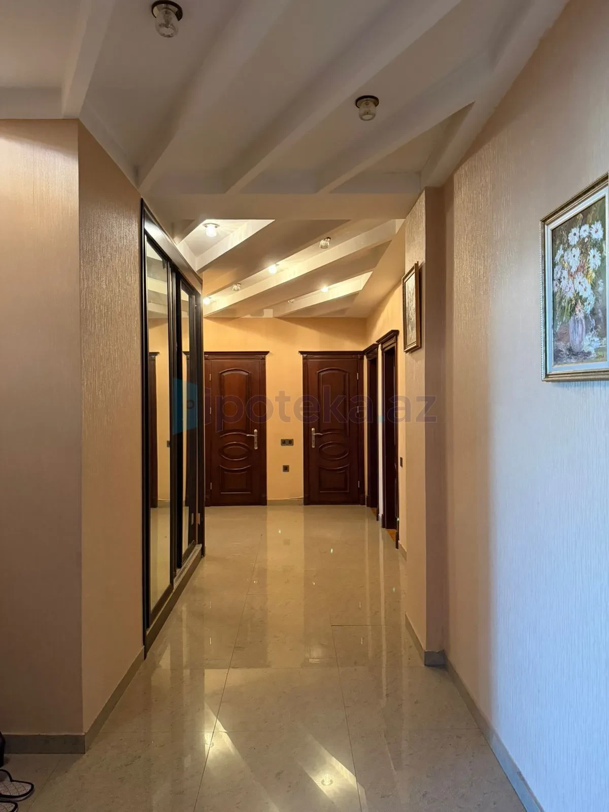 Satılır 4 otaqlı yeni tikili 160 m²