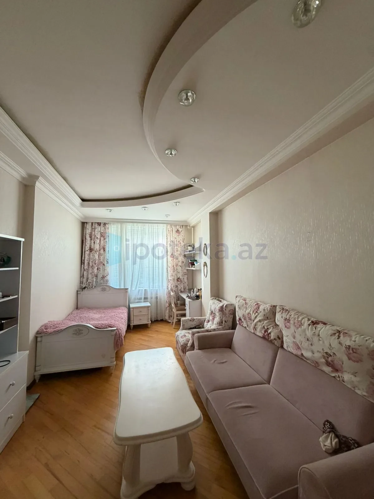 Satılır 4 otaqlı yeni tikili 160 m²