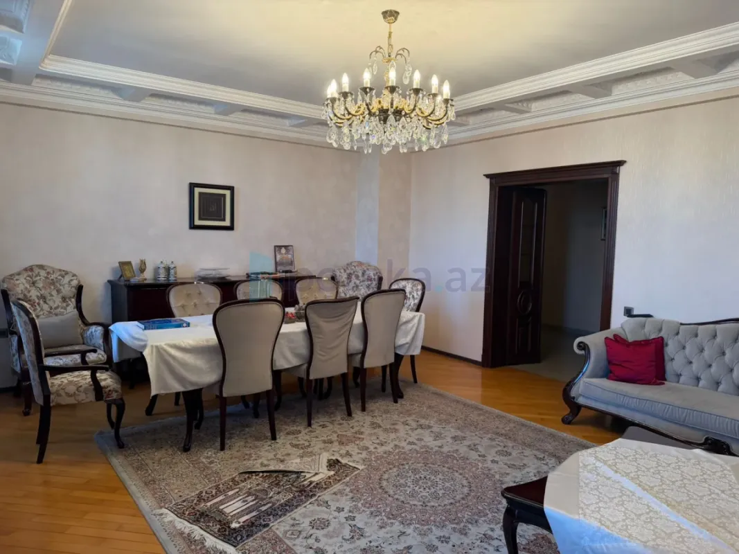 Satılır 4 otaqlı yeni tikili 160 m²