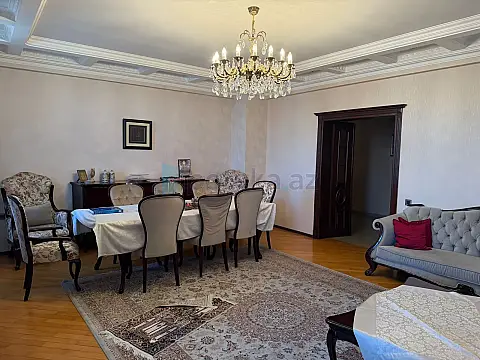 Satılır 4 otaqlı yeni tikili 160 m²