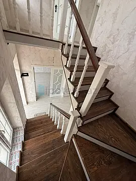 Satılır 4 otaqlı mənzil 150 m²