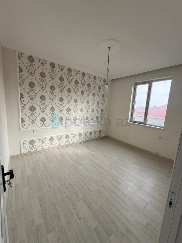 Satılır 4 otaqlı mənzil 150 m²