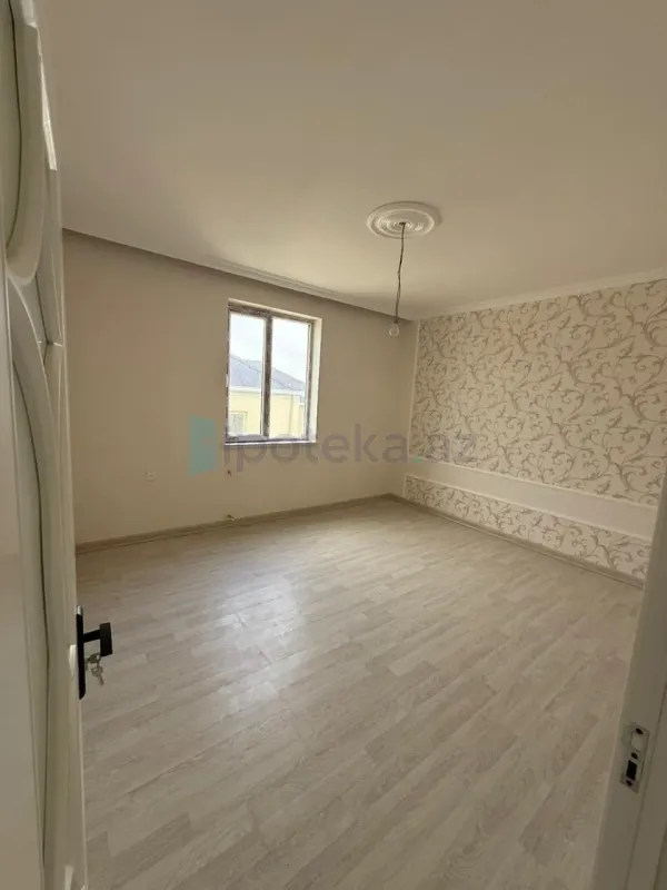 Satılır 4 otaqlı mənzil 150 m²
