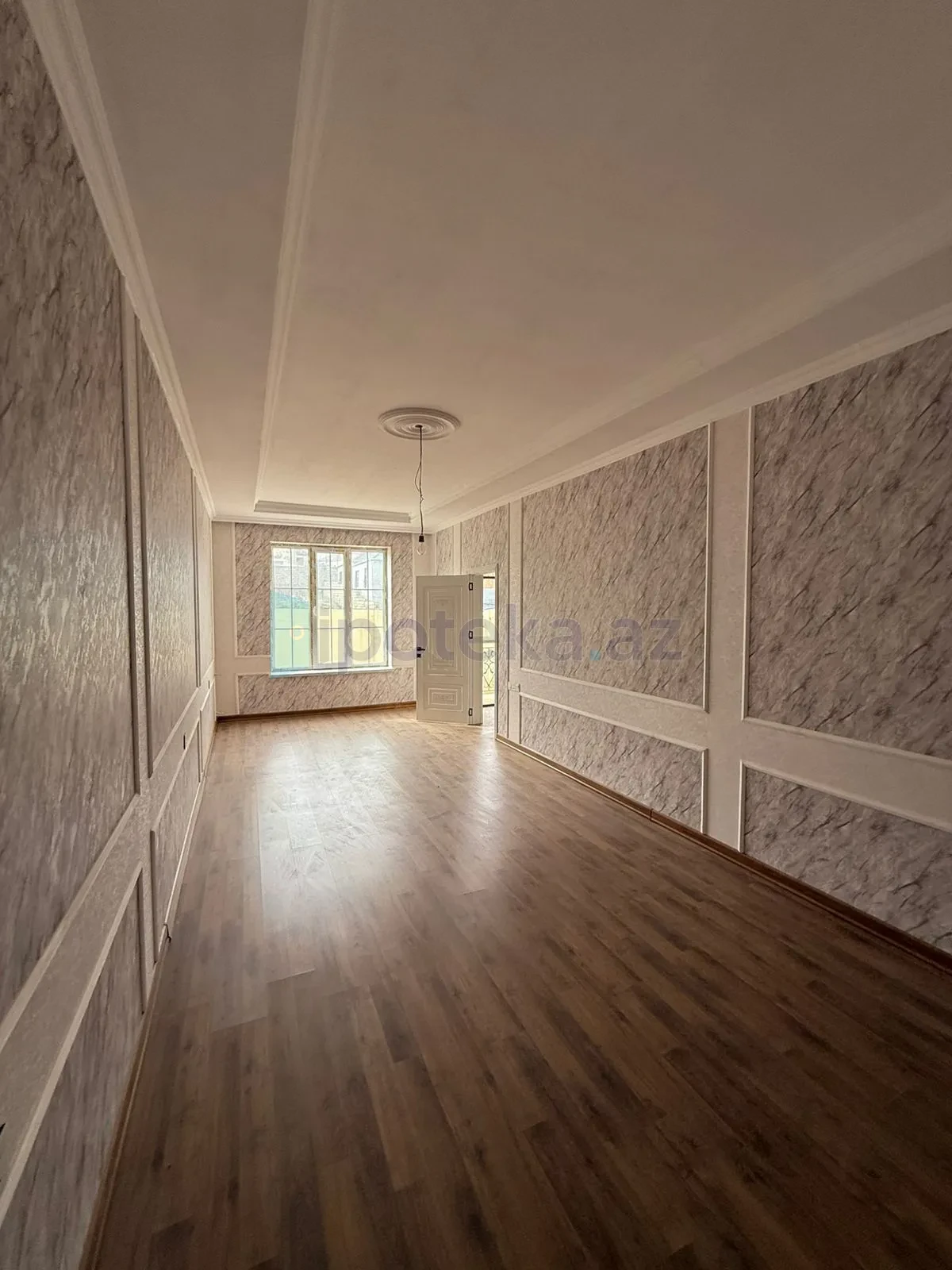 Satılır 4 otaqlı mənzil 150 m²