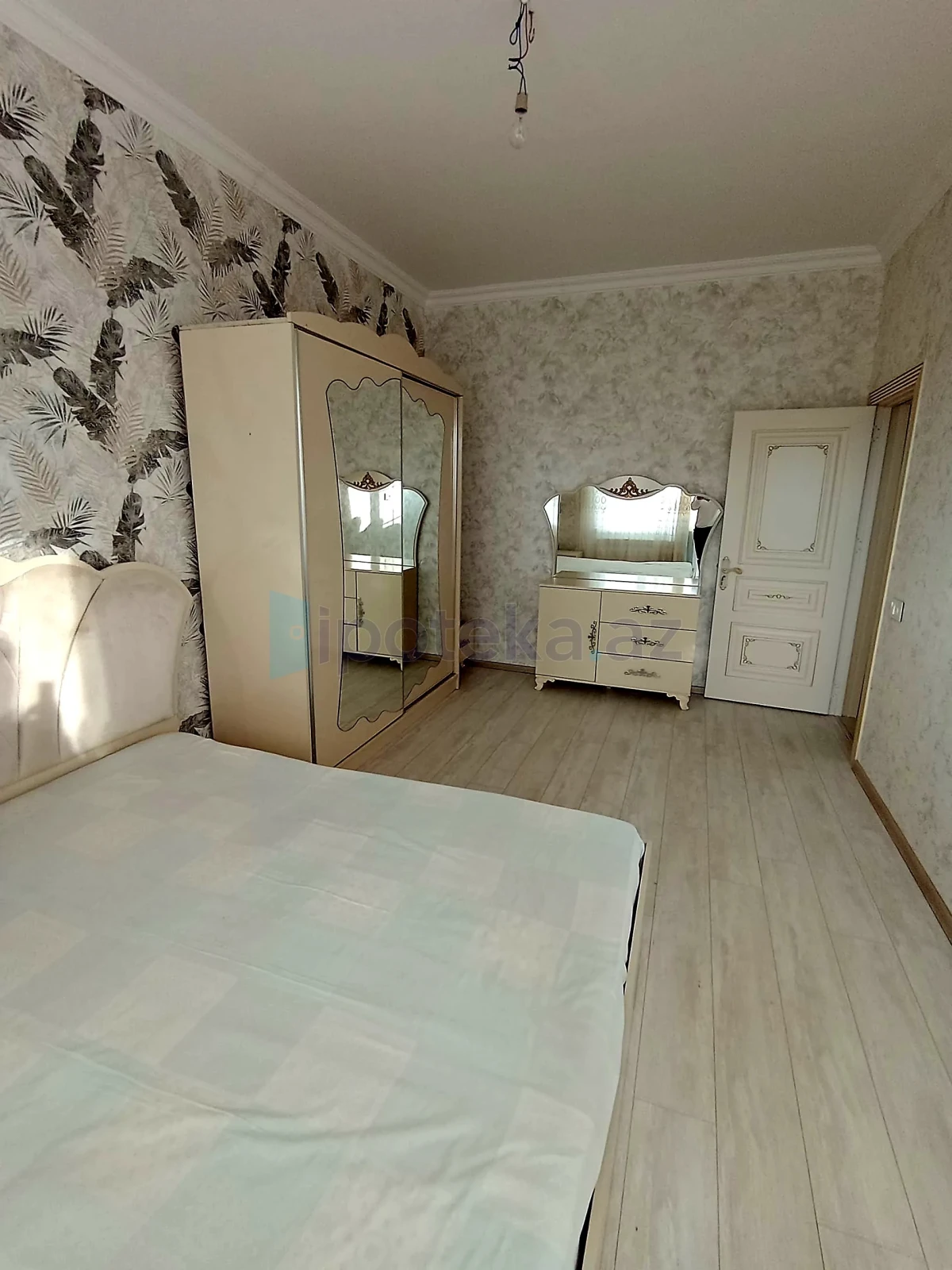 Satılır 4 otaqlı həyət evi 140 m²