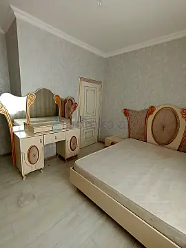 Satılır 4 otaqlı həyət evi 140 m²