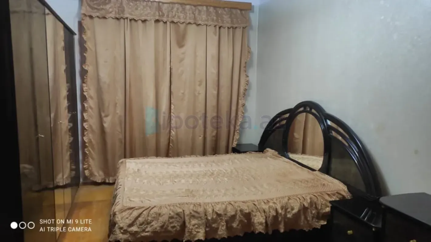 Satılır 3 otaqlı köhnə tikili 90 m²