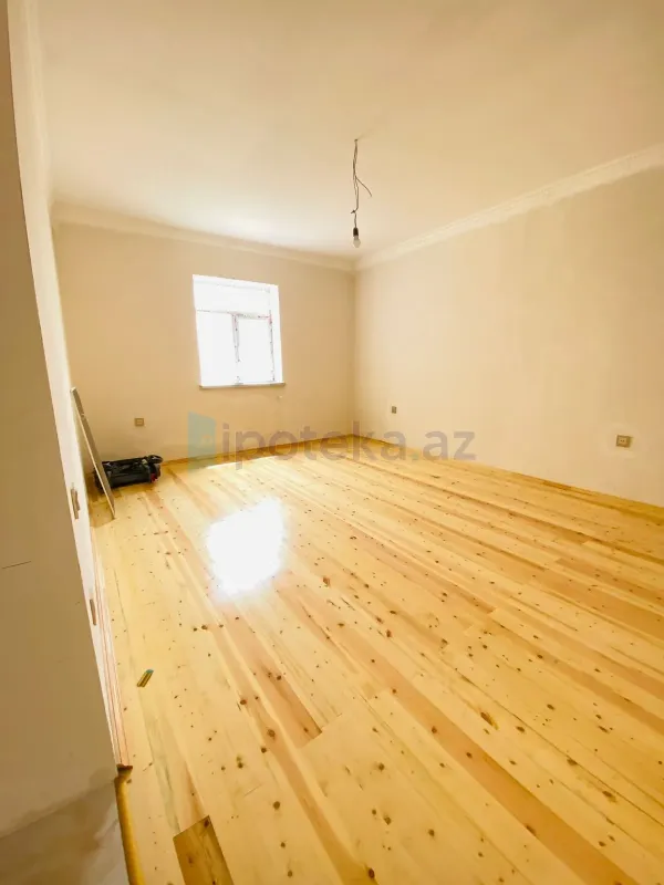 Satılır 7 otaqlı həyət evi 200 m²