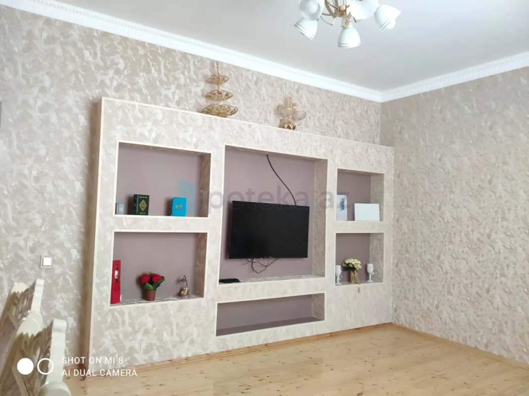 Satılır 7 otaqlı həyət evi 200 m²