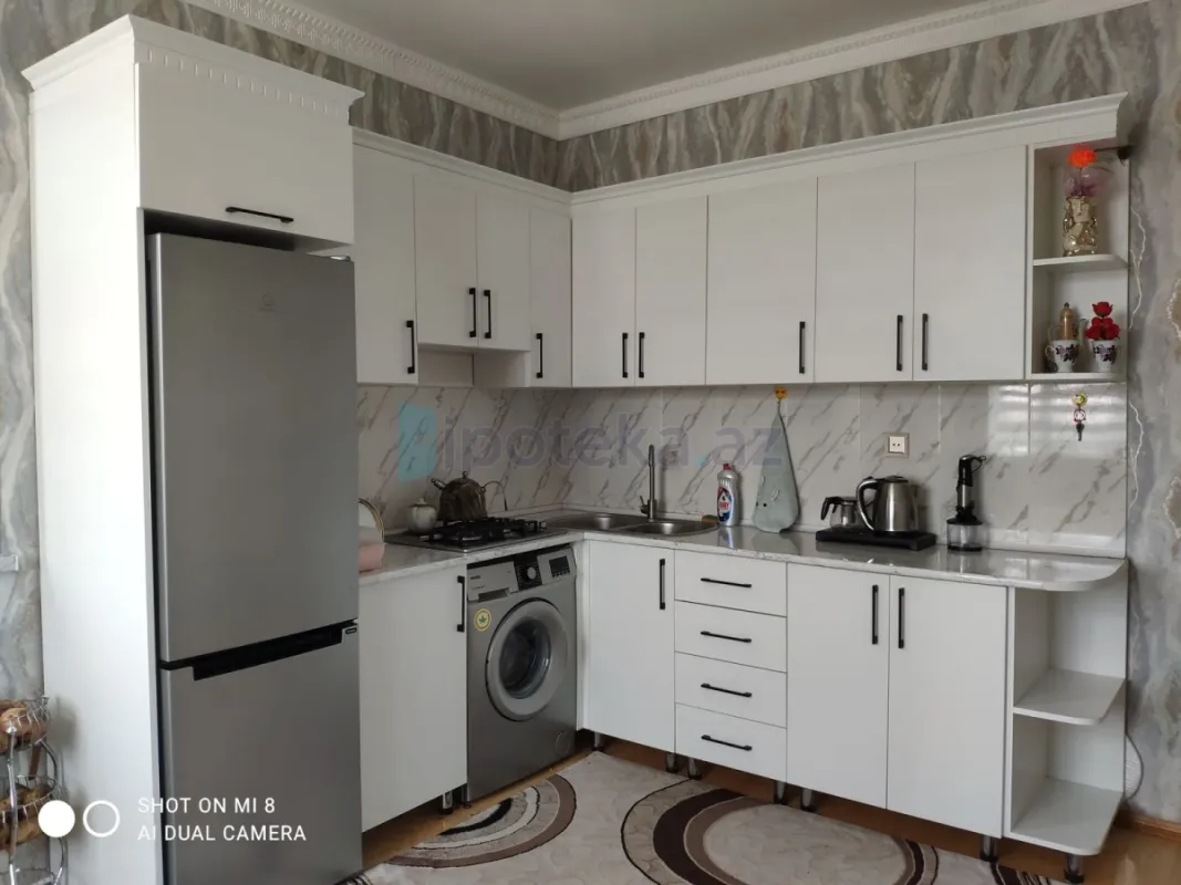 Satılır 7 otaqlı həyət evi 200 m²
