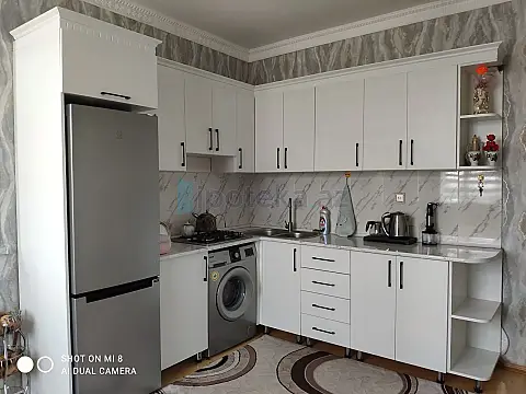 Satılır 7 otaqlı həyət evi 200 m²