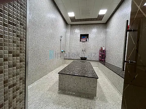 Satılır 5 otaqlı həyət evi 284 m²