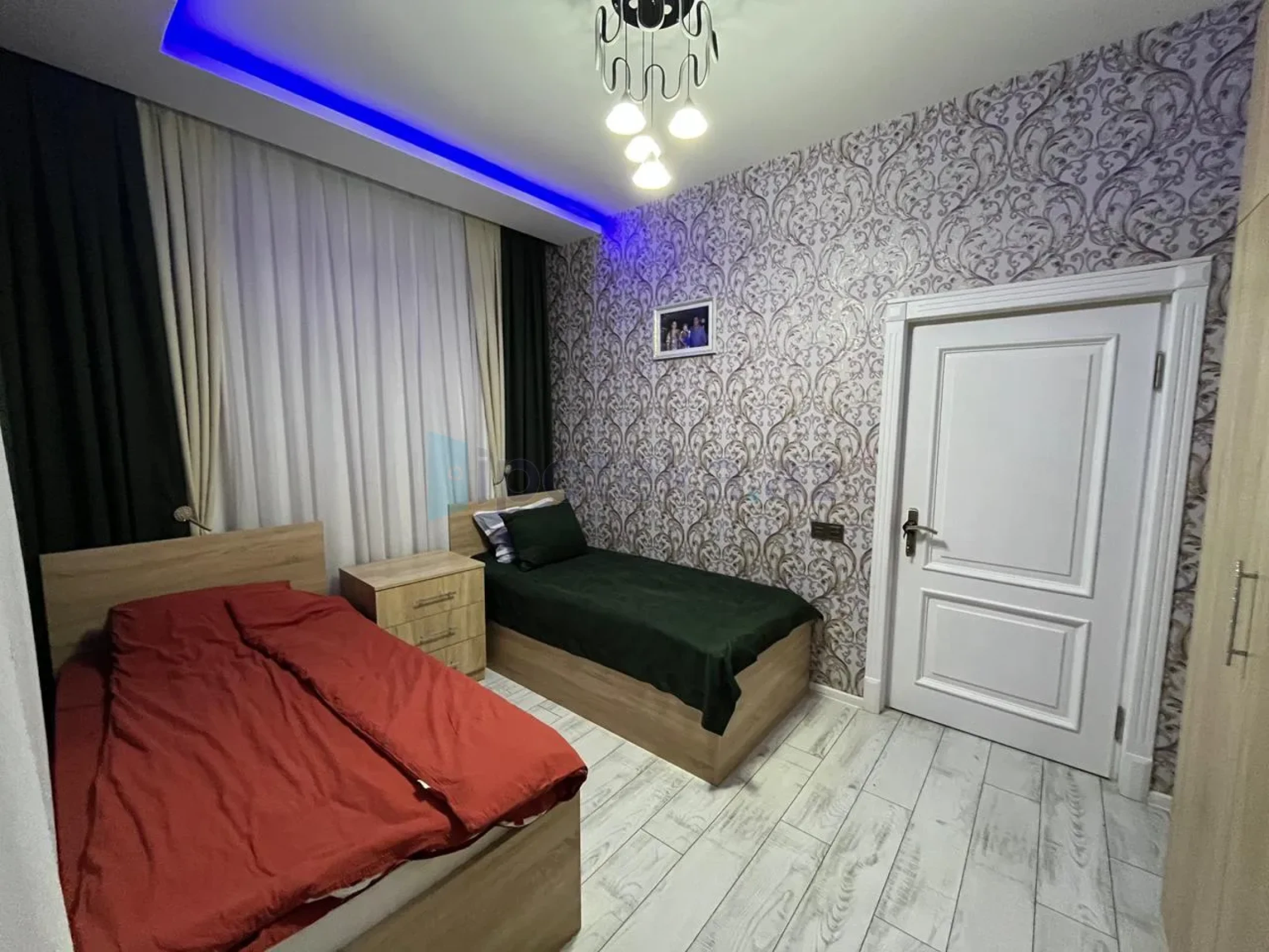 Satılır 5 otaqlı həyət evi 284 m²
