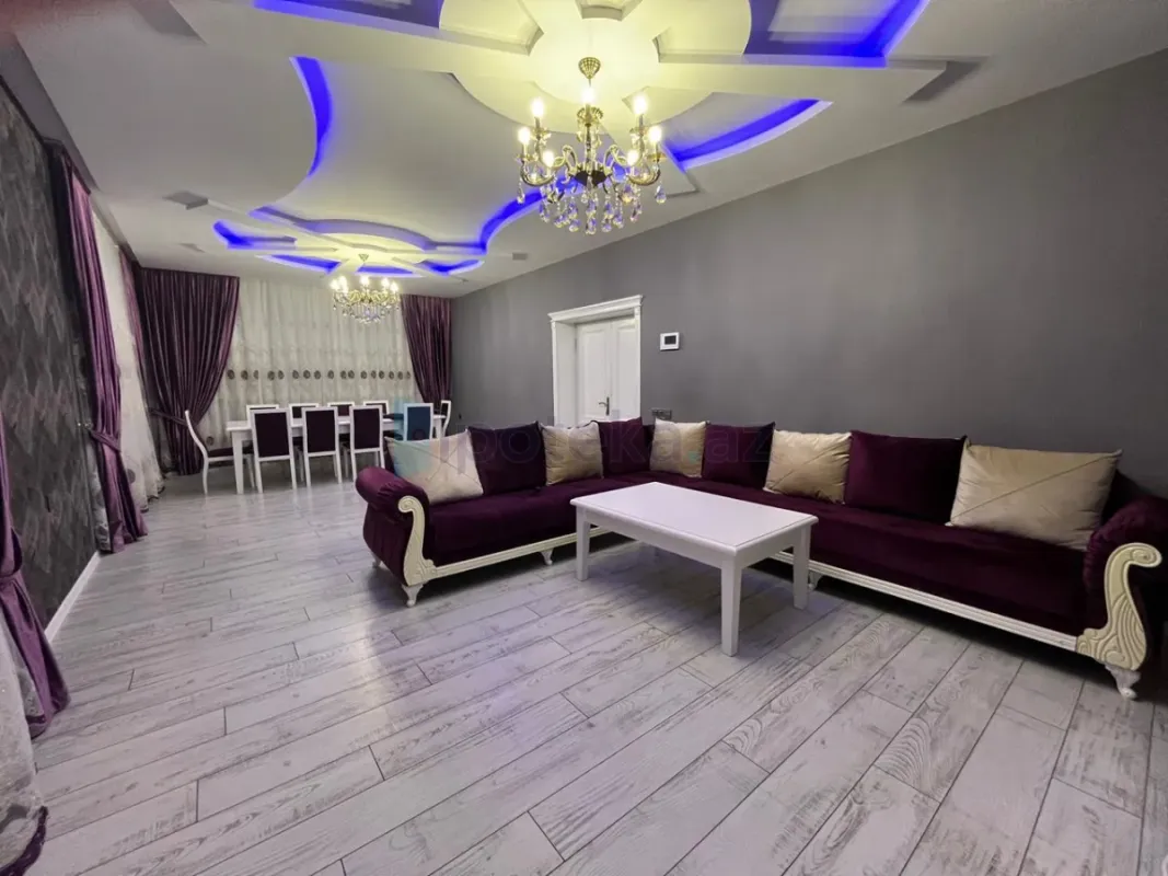 Satılır 5 otaqlı həyət evi 284 m²