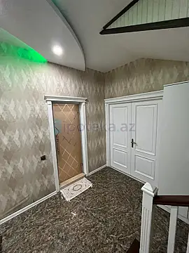Satılır 5 otaqlı həyət evi 284 m²