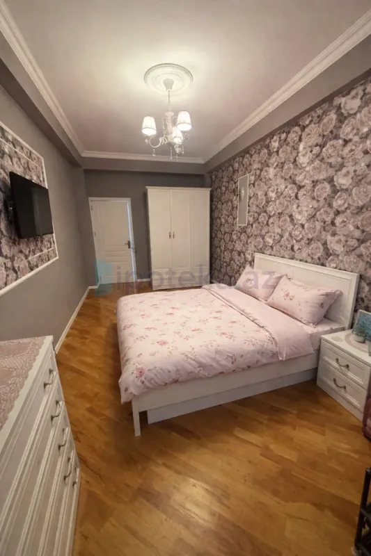 Satılır 2 otaqlı yeni tikili 79 m²