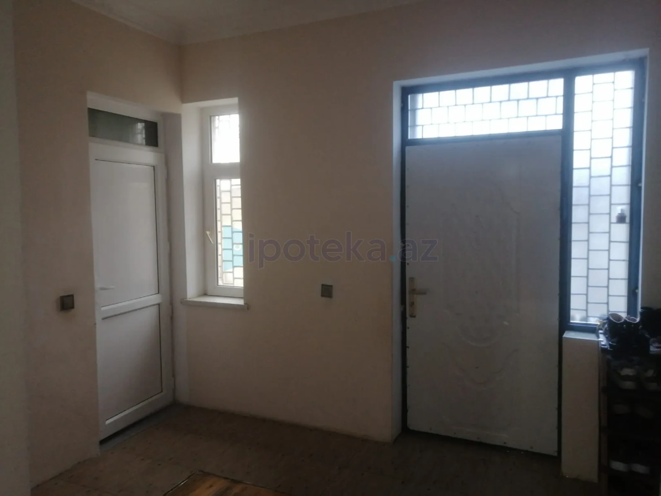 Satılır 3 otaqlı mənzil 170 m²