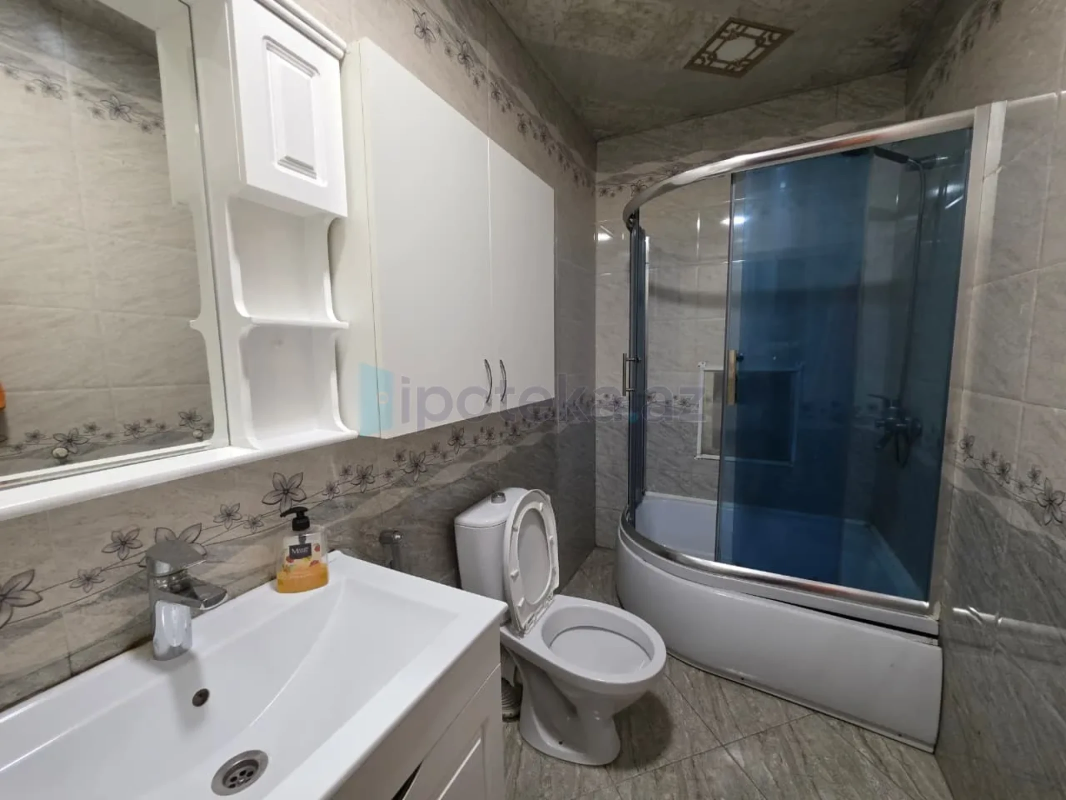 Satılır 3 otaqlı yeni tikili 96 m²