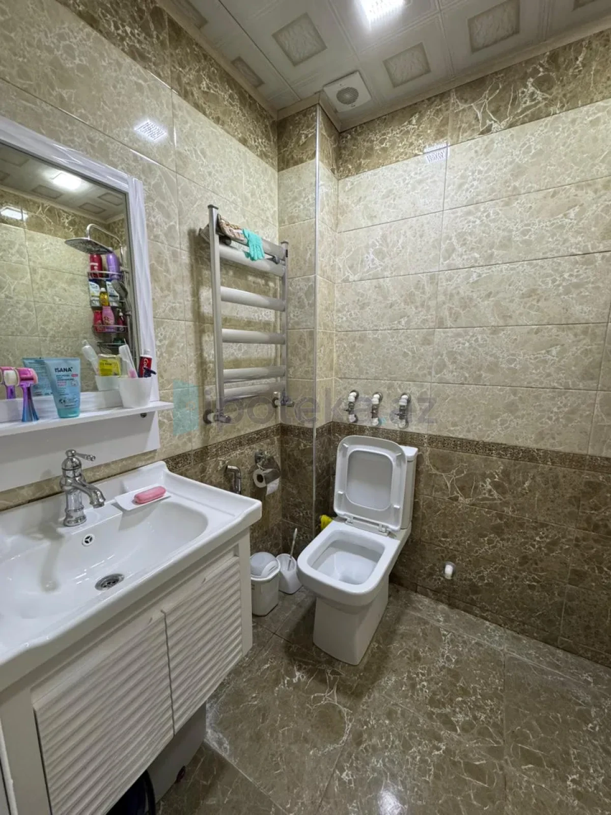 Satılır 3 otaqlı köhnə tikili 80 m²