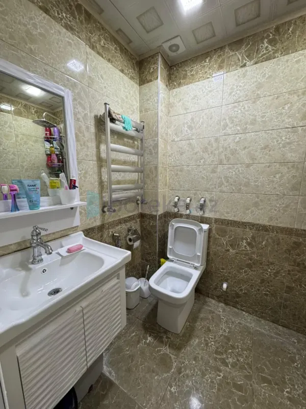 Satılır 3 otaqlı köhnə tikili 80 m²