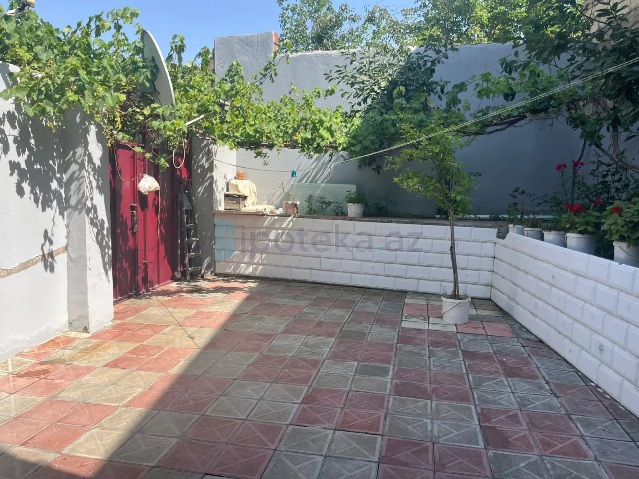 Satılır 5 otaqlı həyət evi 150 m²