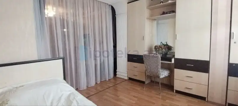 Satılır 3 otaqlı köhnə tikili 70 m²